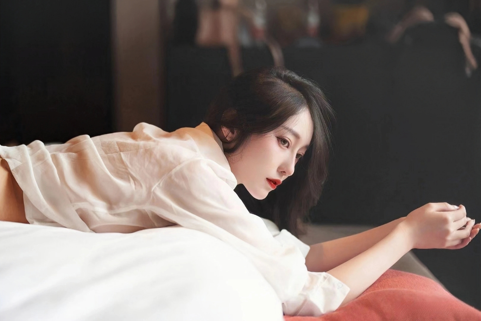 在新疆库尔勒点亮书法“烛光”